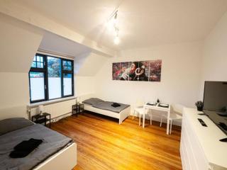 Große Monteurwohnung in Villa – 4 Zimmer, WLAN, TV, Küche – Ahrensburg Nähe Hamburg - OD06b - Ahrensburg - 6