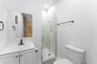 1734 Comfort Stay, 2 Bedrooms, 2 Bath with Kitchen & Wi-Fi - Washington, D.C. - 5