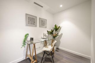 Ultra Luxury 2BR beside Crown Sydney, with All AMENITIES & Sleeps 6! - 2
