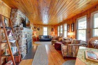 Cozy Lakefront Cabin with Indoor Gas Fireplace! - Mercer - 0