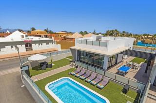 Villa Suenos by Villa Plus - 8