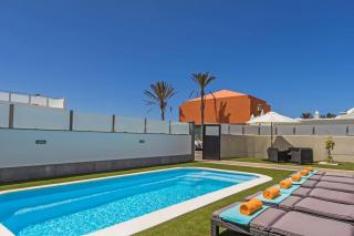 Villa Suenos by Villa Plus - 7