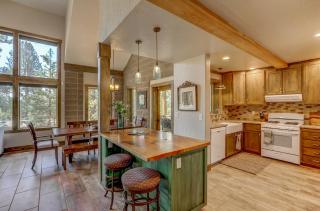 Hygge Mountain Retreat - Hot tub - Patio - Fire pit - Wifi - 2 Kitchens - Family Retreat - McCall - 4