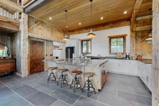 The Barn House - Lakeside - 3