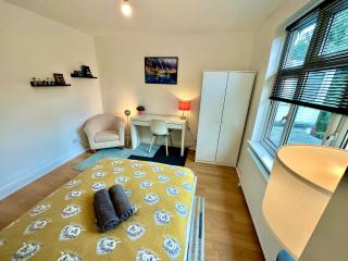 MADIKA HOMES Modern 2-Bed Apartment Near Wembley Stadium - 1