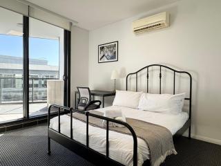 Simple & Affordable 2BR Apt in Waterloo - 0