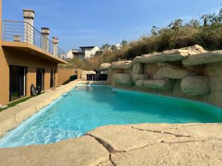Beachfront Hotel, La Mercy - Umhlanga - 4