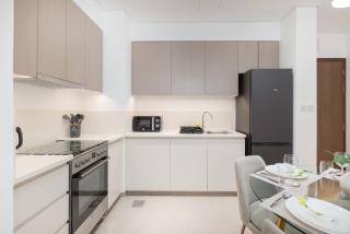 StayShort - Dubai Hills sleeps 2 with Swimming Pool - 2