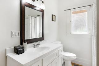 Adorable Pasadena Bungalow - 1