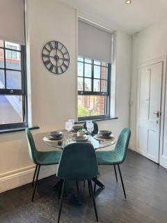 Modern 1-Bedroom Apartments near Shoreditch, Old Street & Hoxton by NourNest Apartments - 6