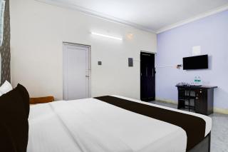 Hotel O Smriti Stay GD park - 4