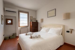 Borgo la Croce 1830 Heritage Apartment - Florenz - 0