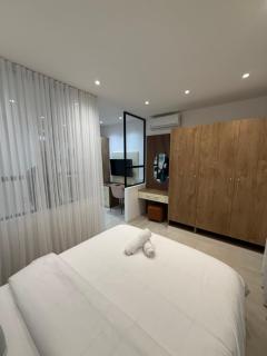 Fully - Furnished Studio Apartment - Accra - 1