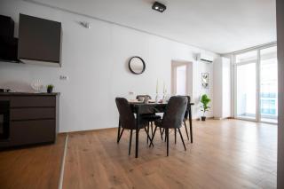 Luxe Pearl Towers - 5