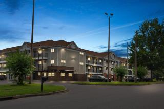 HomeTowne Studios & Suites by Red Roof Charlotte - Ballantyne - 7