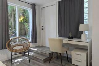 Pool Parking 2 Bedroom Retreat Sleeps 5 - Miami - 0
