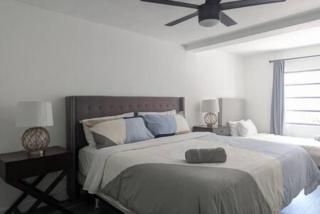 Pool Parking 2 Bedroom Retreat Sleeps 5 - Miami - 1