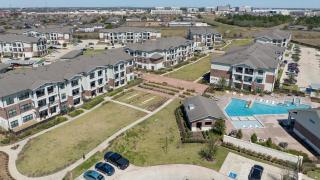 Landing at Falcon at Grand Harbor - Katy - Katy - 8