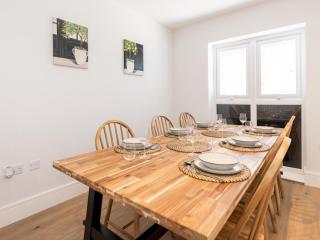 Modern 4BR New Home near Biz Park Station Pass the Keys - 4