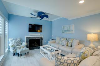 Poolside Madeira Beach Abode with Balcony! - 6