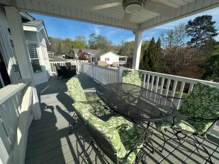Badin Shores Resort - Excellent Lake View Home - Pools & Lots of Amenities - Great Porch Area - Family - 9