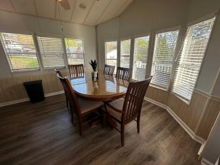 Badin Shores Resort - Excellent Lake View Home - Pools & Lots of Amenities - Great Porch Area - Family - New London - 3