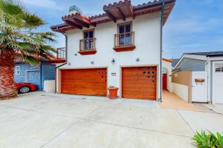 Luxury Oceanfront Condo - Lower: Sunset Views, Balcony & Fire pit - 7