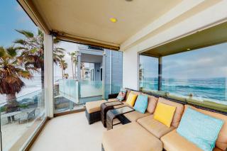 Luxury Oceanfront Condo - Lower: Sunset Views, Balcony & Fire pit - 9