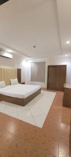 نجد سويت 44 - 8