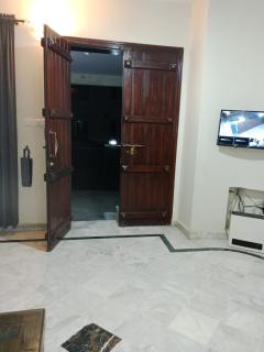 Family Guest House - 8