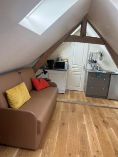 petit studio sous combles - 0