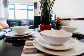 Sunny Beachside Apt with Free Parking - 1