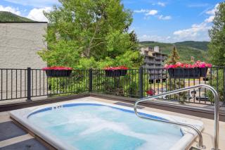 Lift House Lodge, Close to Gondola, Premium Studio Condo - 9