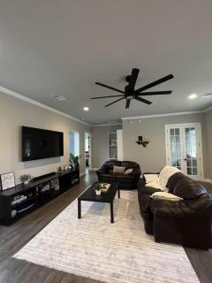 Private Modern Urban Retreat - 2