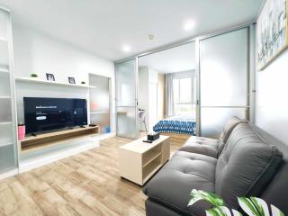 Place to stay near airport rail link - 1