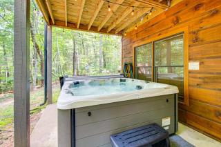 Game Room and Hot Tub Cabin 9 Mi to Blue Ridge! - 9