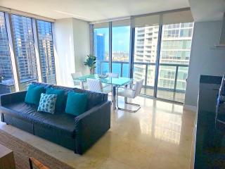 Wonderful 2 BR Condo Icon Brickell With Pool - 2