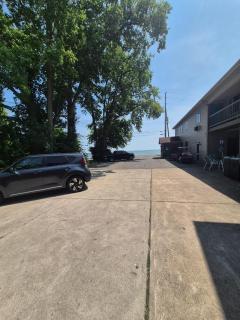 Lake Point Motel - 1