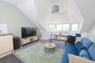 Joyful Management -Top Floor Apartment with home Feel Deco in M16 - 9