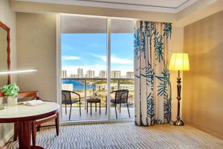 Luxury Bayfront Studio with Balcony Amazing Pool - 4