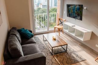 Bright 1BR Balcony & View - 9