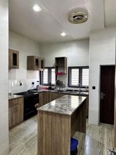 Elegant 2 Bedroom Retreat with Netflix and Calm Ambience - Ankuru - 9