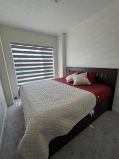 Cozy 2 bedrooms with private washroom - Erin - 0
