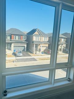 Cozy 2 bedrooms with private washroom - Erin - 1
