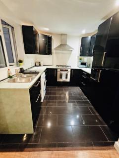 2 bedroom flat in Putney by the River - 5