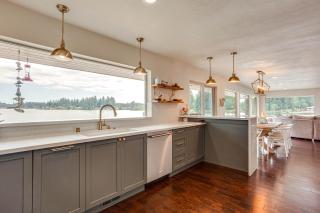 Lake Spanaway Retreat Home with Private Beach! - Spanaway - 1