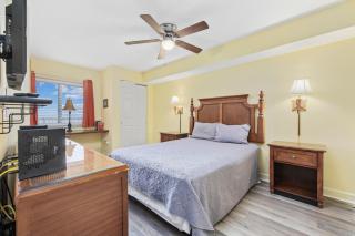 3 BR Oceanfront Condo located in North-end Myrtle Beach, sleeps 8! - Myrtle Beach - 6