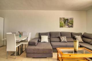 Lovely 2-Bed Apartment & jacuzzi Terrace & pool - Playa de Fañabe - 2