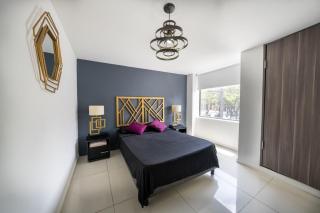 2 bedroom apartment - one block from Lleras park, P1 - 0