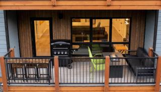 1200 sq2 unit with 3 Br 2 Ba and 7 Beds, Pool, Hot Tub and Firepit - 8